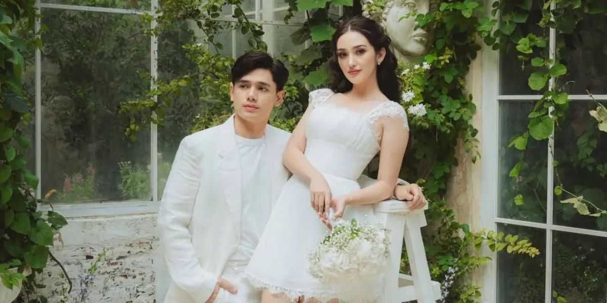 Wedding Venue of Ranty Maria and Rayn Wijaya, Luxurious in All White