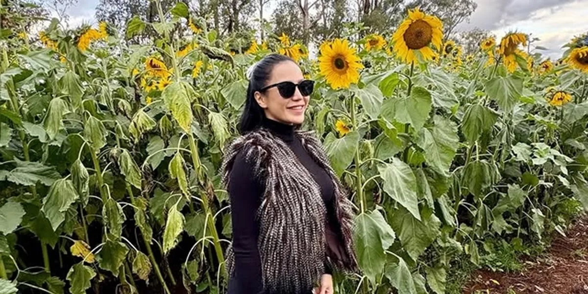 Vicky Zainal Bantah Bunga Zainal Jadi ATM Berjalan Keluarga