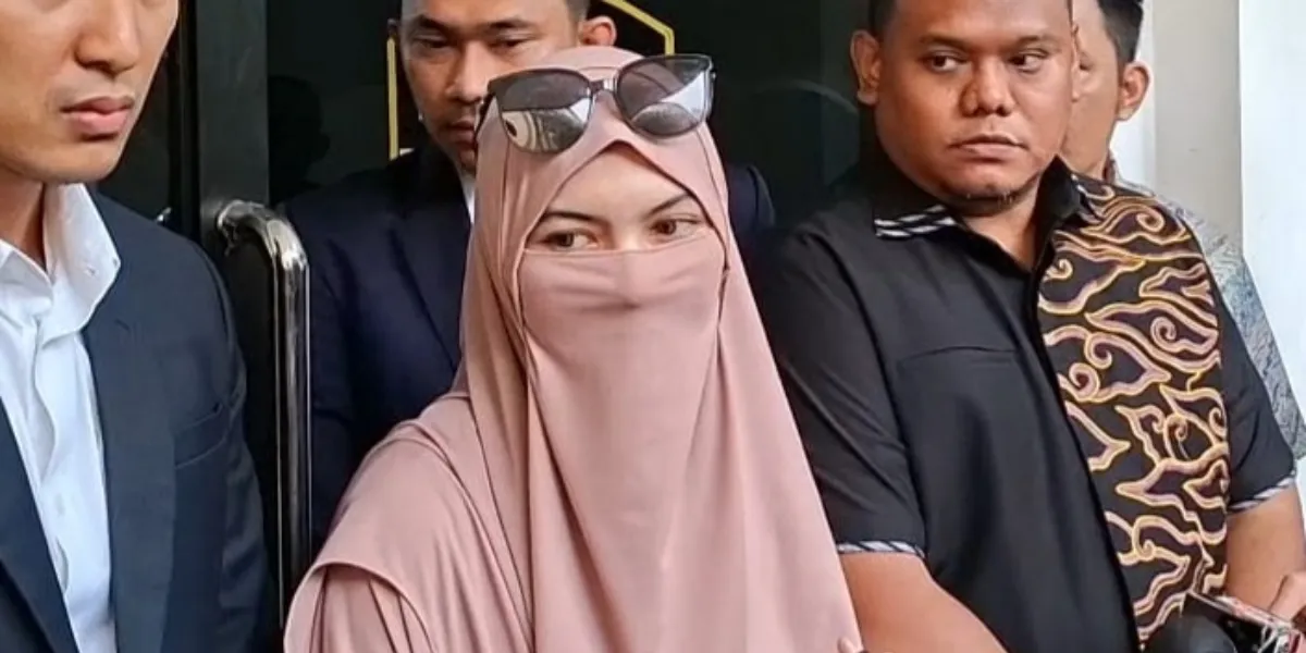 Wardatina Mawa Merasa Difitnah - Tertekan, Pilih Tenangkan Diri di Tengah Proses Hukum Insanul Fahmi