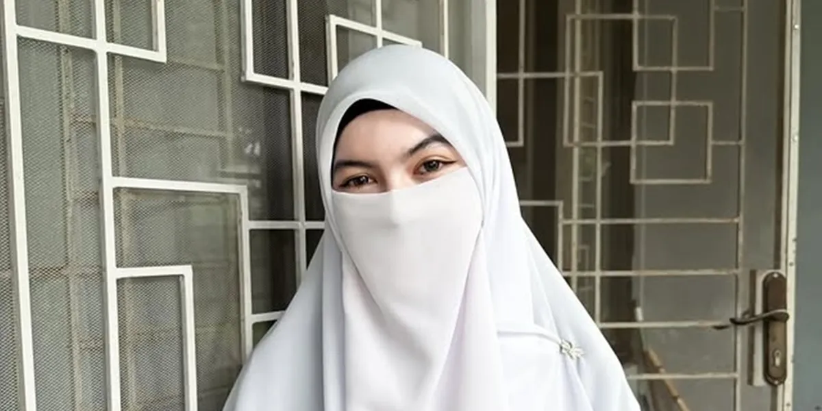 Wardatina Mawa Reveals Reason for Choosing White Dress During Divorce from Insanul Fahmi