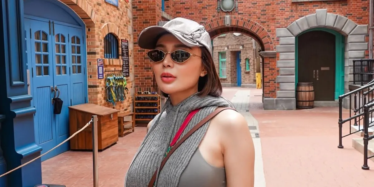 Wika Salim's Fun Vacation in Singapore, Her Style is Super Stylish