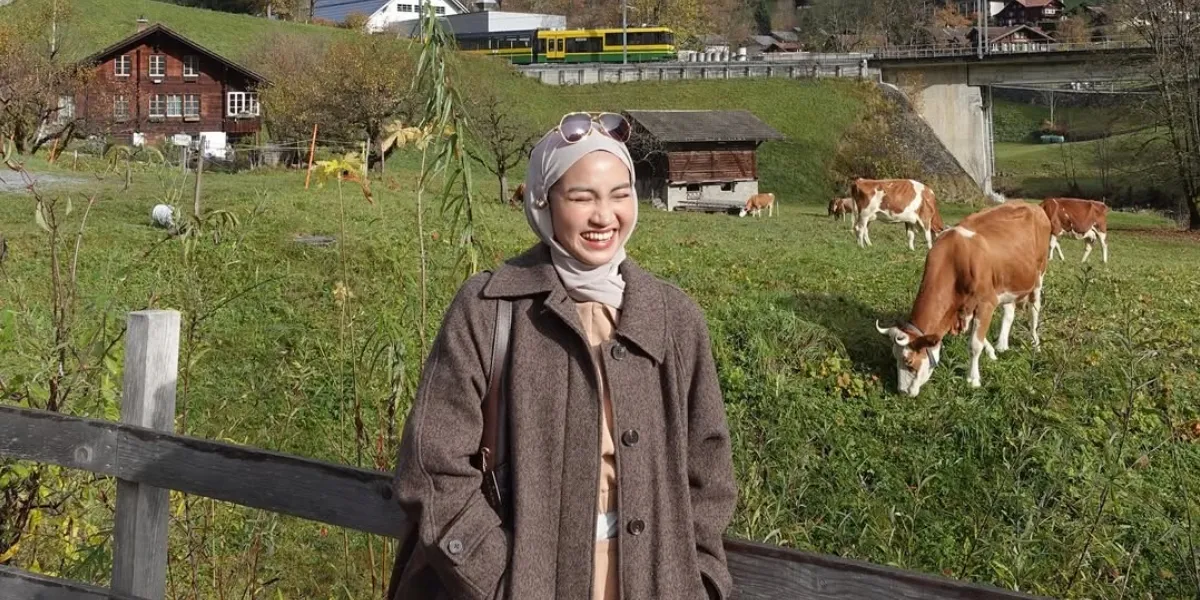 Xaviera Putri Enjoys the Beauty of 'Fairy Tale Village' in Switzerland