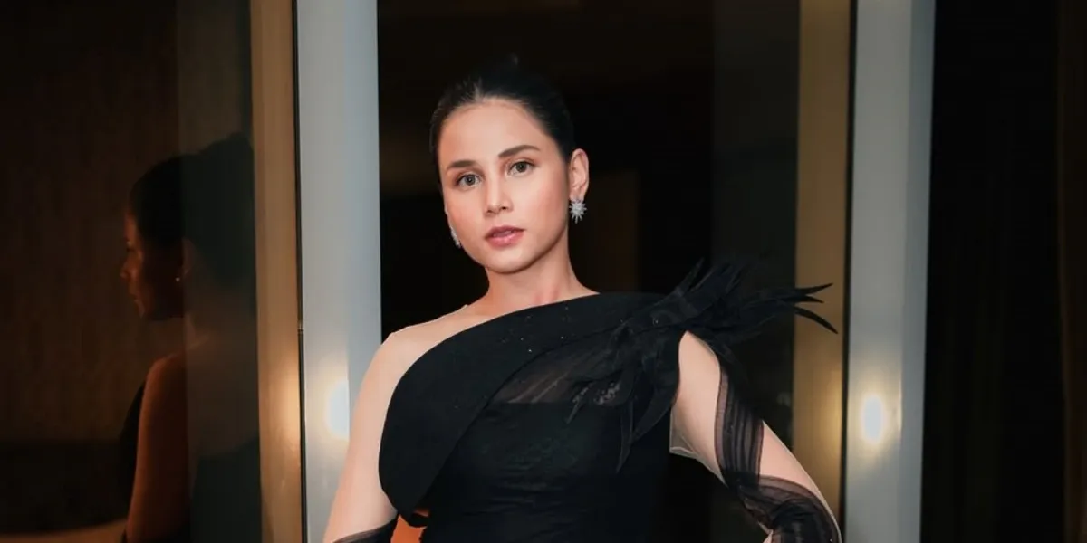 Yunita Siregar Wins Best Actress Award at AIFFA 2025