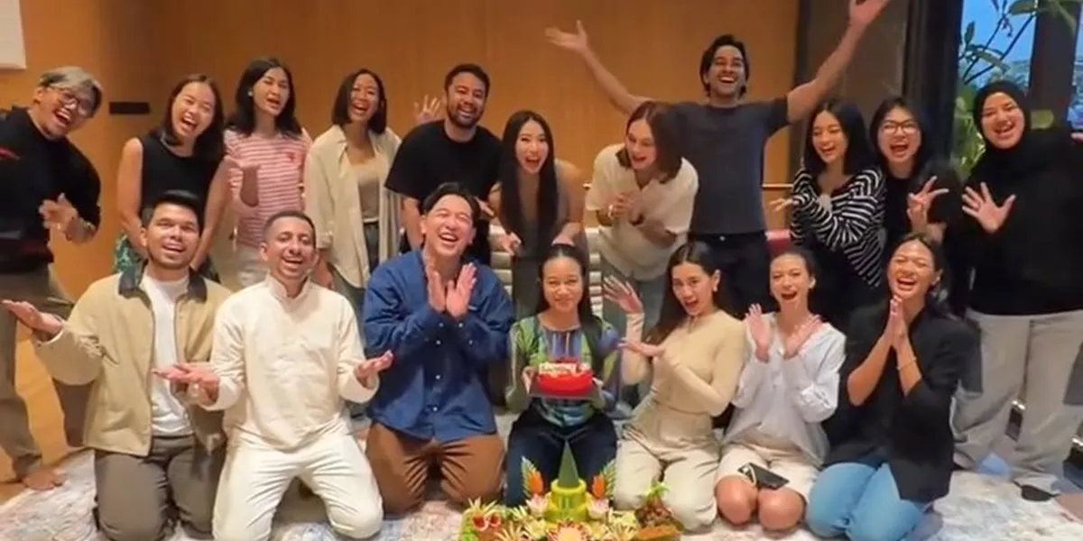 Yura Yunita Celebrates Her Birthday and New Home Blessing, Prayers, and Fun with Friends