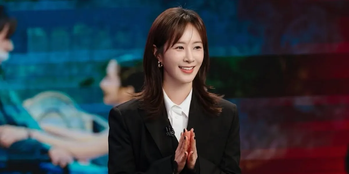 Yuri Girls Generation 'Pregnant with Fifth Child' in 'THE WASP' Theater