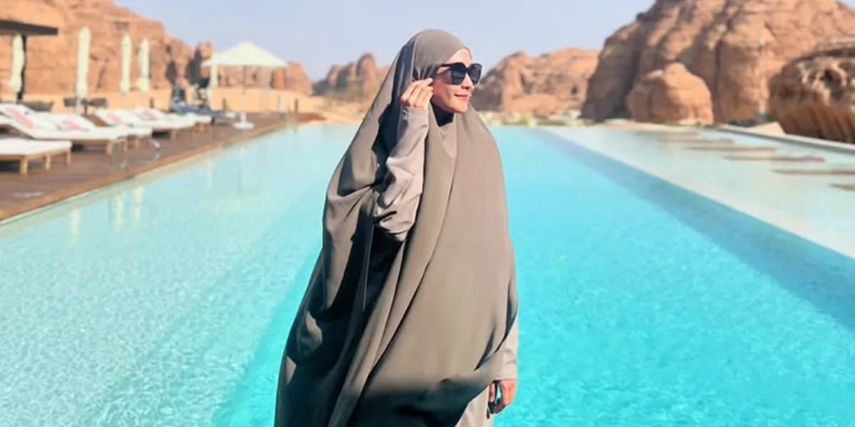 9 Photos of Zaskia Adya Mecca Sending Her Office Security Guard for Umrah, Tears Flow - The Reason for Sending is Touching