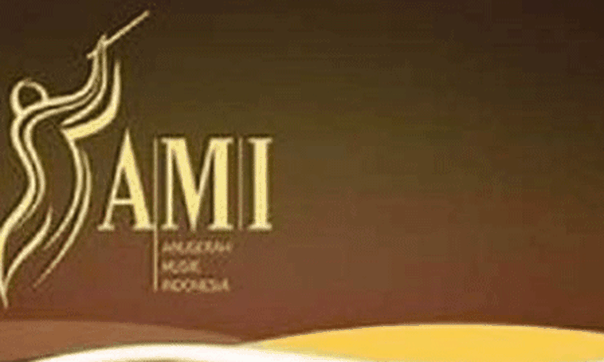 Siapa Penyanyi Wanita Terbaik AMI 2012?
