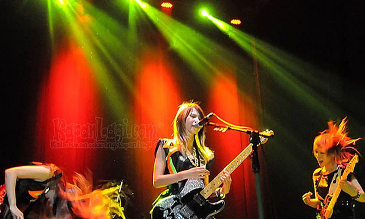 10 Band Rock Cewek Jepang Paling Keren, Setuju?