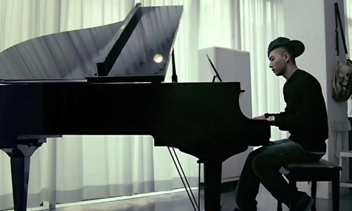 10 Bintang Korea Tampil Mempesona Dengan Piano!