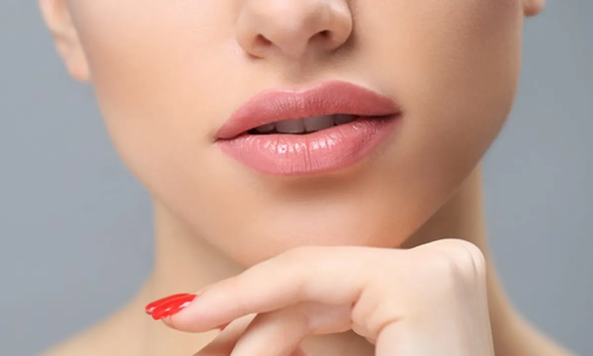 10 Cara Menipiskan Bibir Tebal Secara Alami, Aman dan Cepat