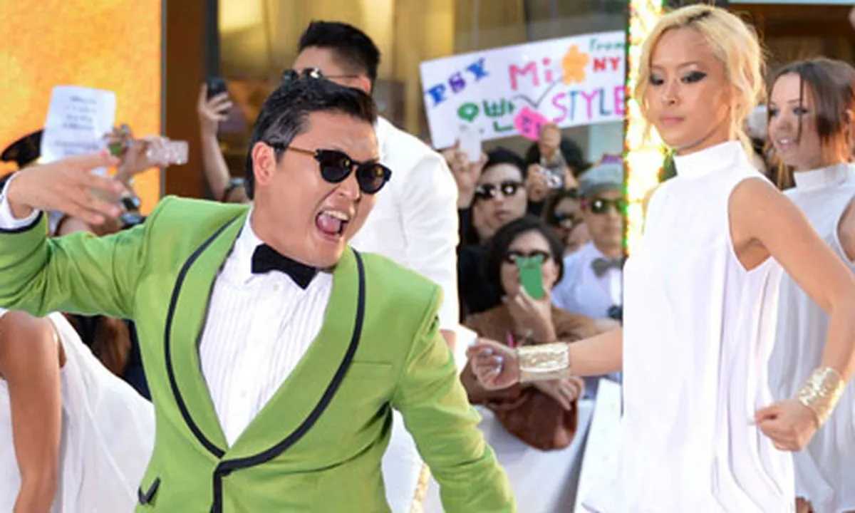 10 'Flash Mob' PSY - 'Gangnam Style' Terunik di Dunia