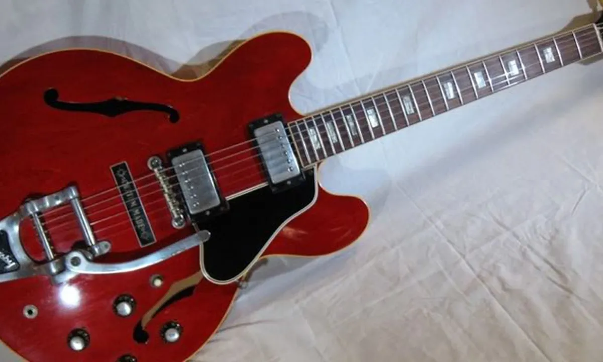 10 Gitar Paling Mahal Sedunia