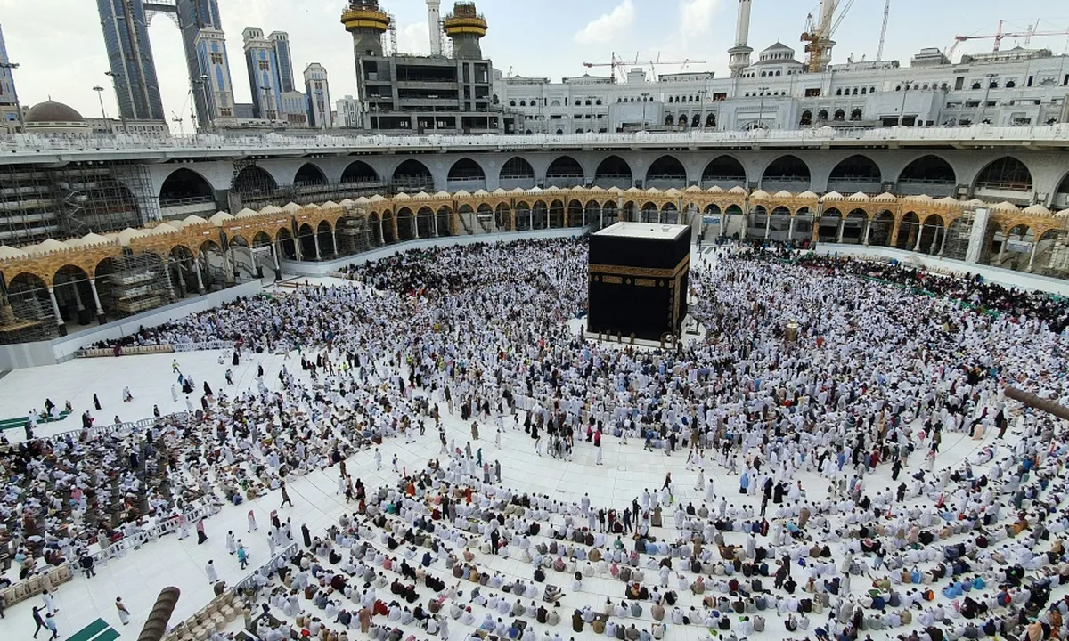 10 Larangan saat Ibadah Haji Lengkap dengan Sanksi dan Hukumannya
