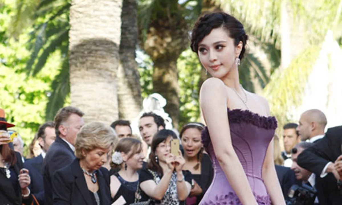 10 Momen Terbaik Fan Bingbing Si Cantik di Red Carpet