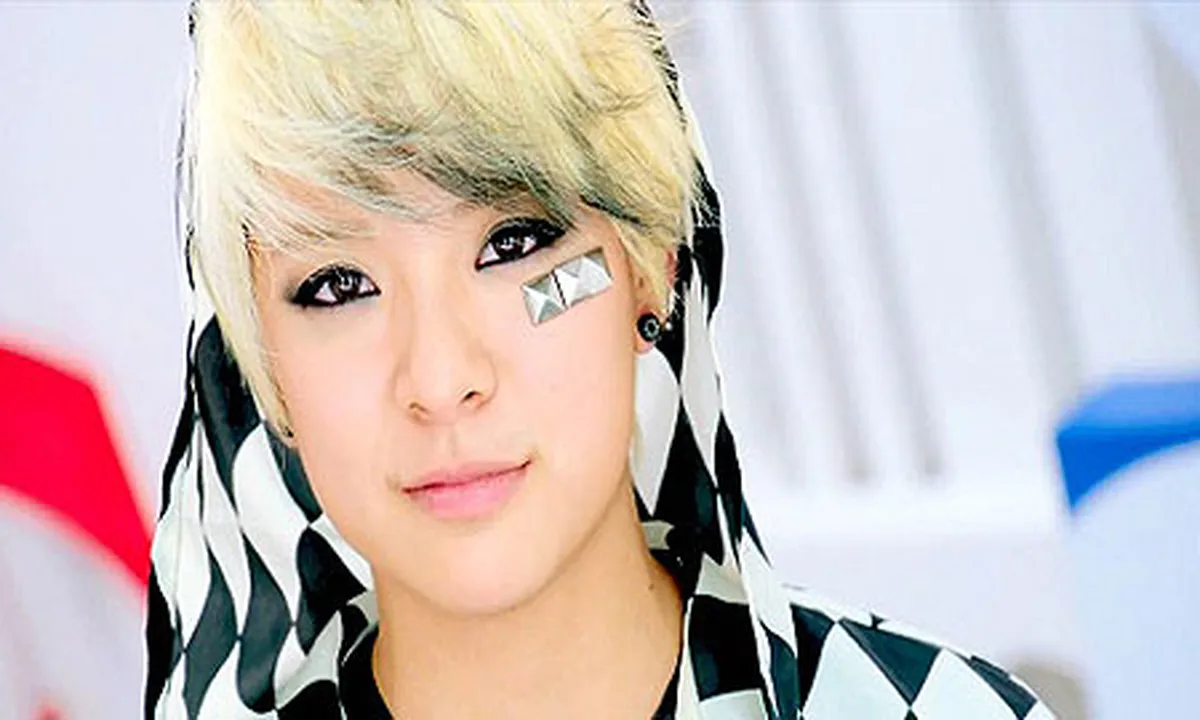 10 Wajah Androgini Amber, Member Girlband K-Pop f(x)
