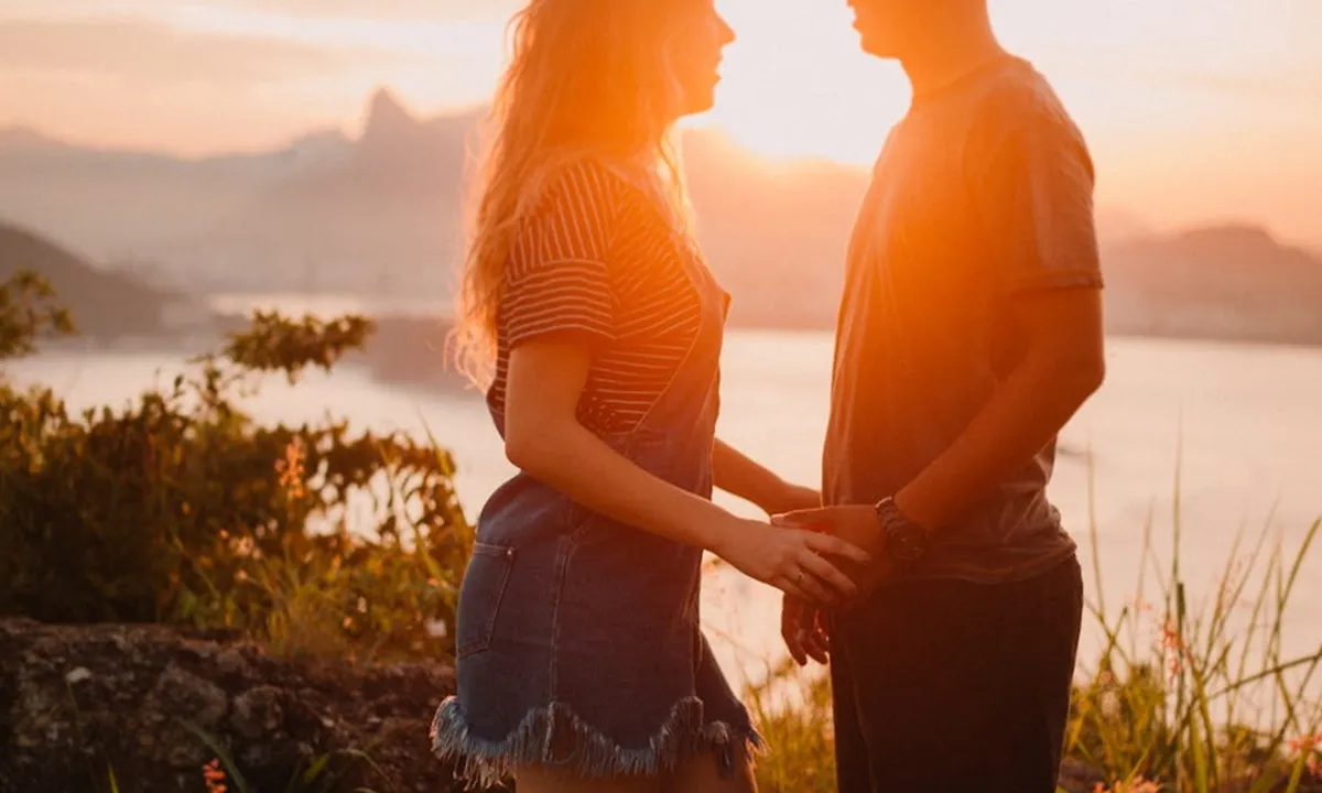 350 Kata Kata Bikin Baper Paling Romantis dan Menyentuh Hati