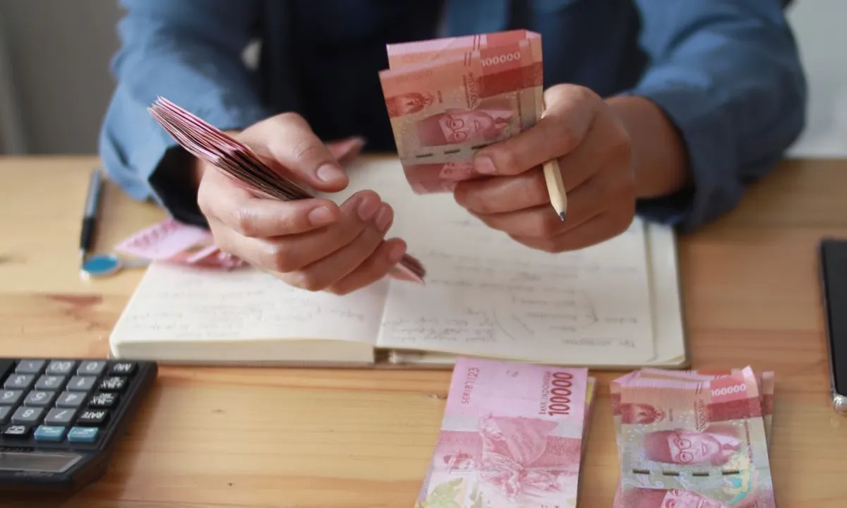 4 Strategi Cerdas Mengelola Gaji Pas-Pasan agar Hidup Tetap Nyaman!