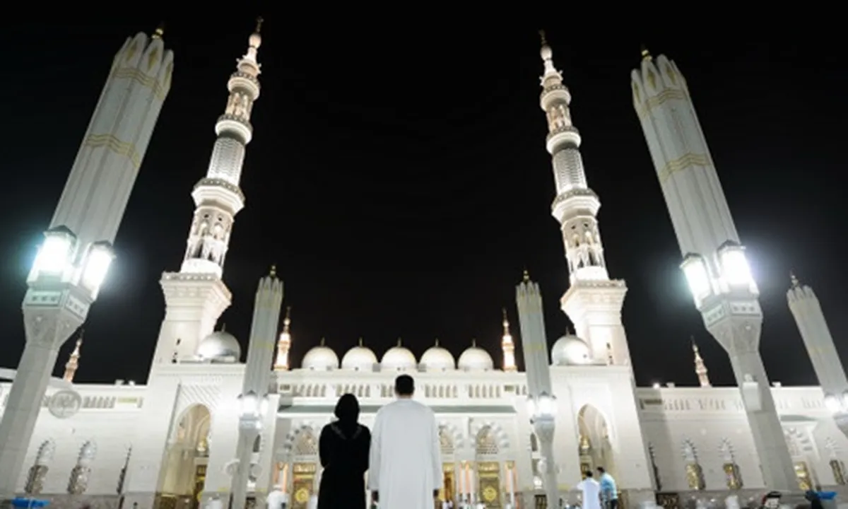 5 Keajaiban Sholat Tahajud, Ibadah Malam yang Mendatangkan Berkah