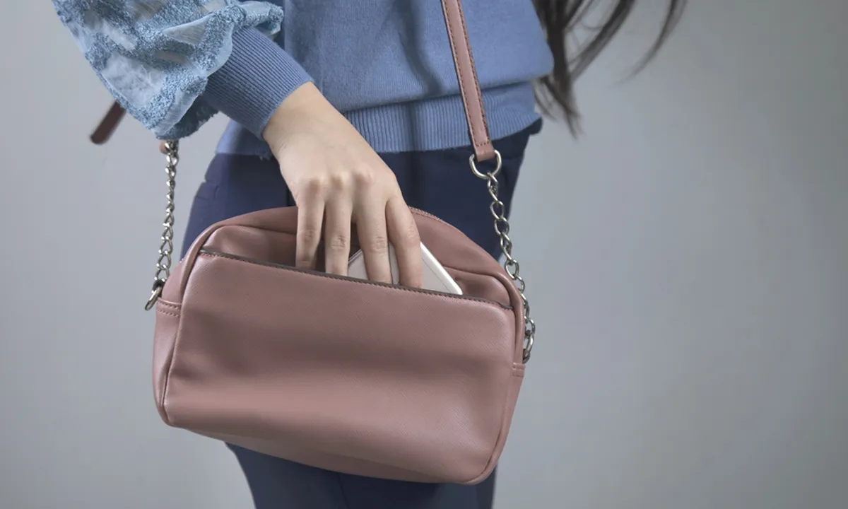 5 Mini Bag Stylish yang Lagi Hits, Teman Wajib Hangout Anak Gen Z