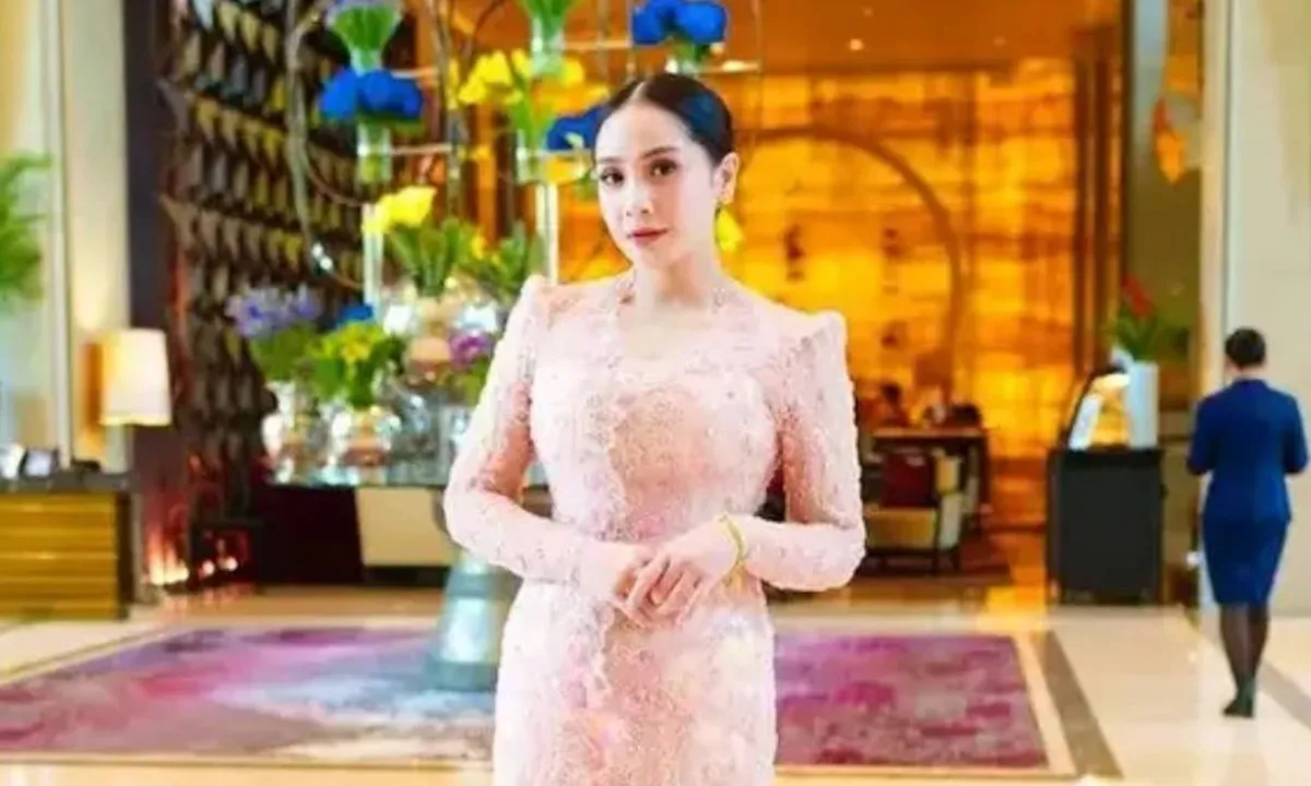 5 Model Kebaya Modern Simpel tapi Mewah April 2025, Rekomendasi untuk Tampil Anggun