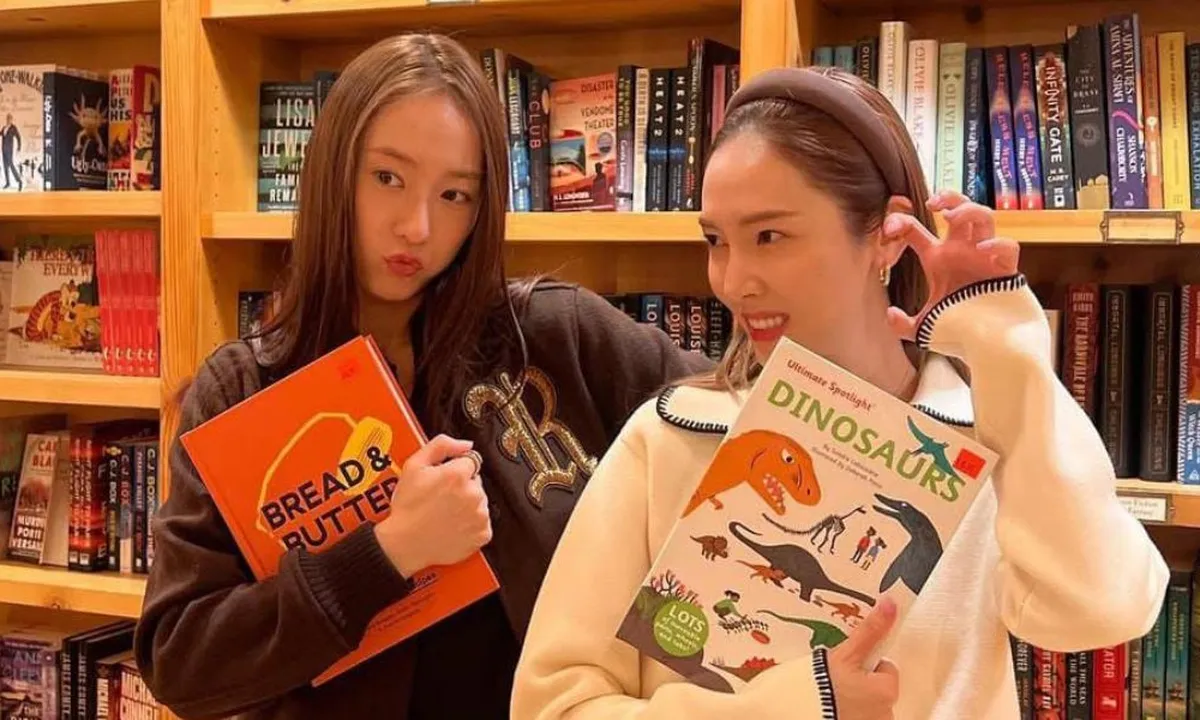 5 Potret Kompak Jessica Jung dan Krystal f(x), Sering Disebut Sibling Goals