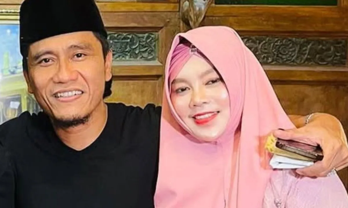 5 Potret Mesra Miftah Maulana dan Istri, Selalu Kompak dalam Setiap Momen
