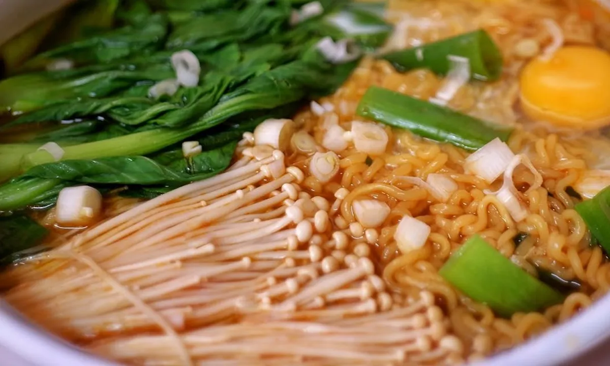 5 Resep Jamur Enoki Pedas ala Korea yang Praktis Dibuat di Rumah