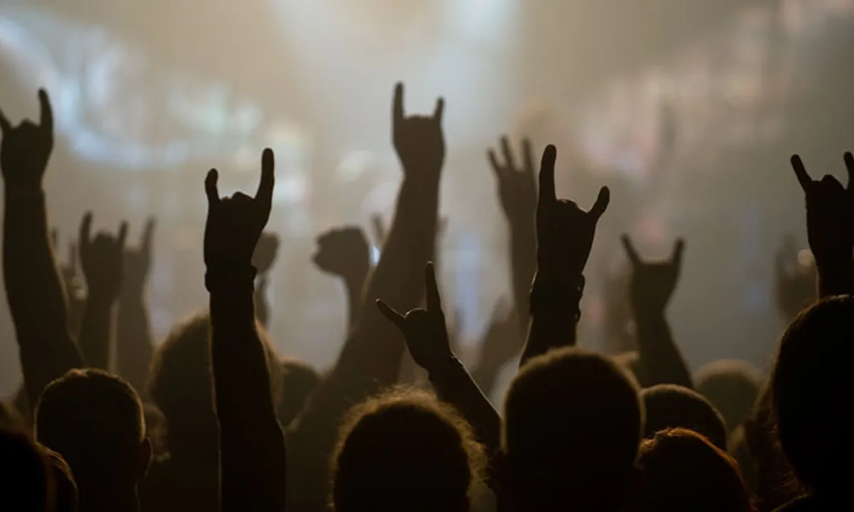 5 Versi Asal Usul Simbol Metal Lewat Jari