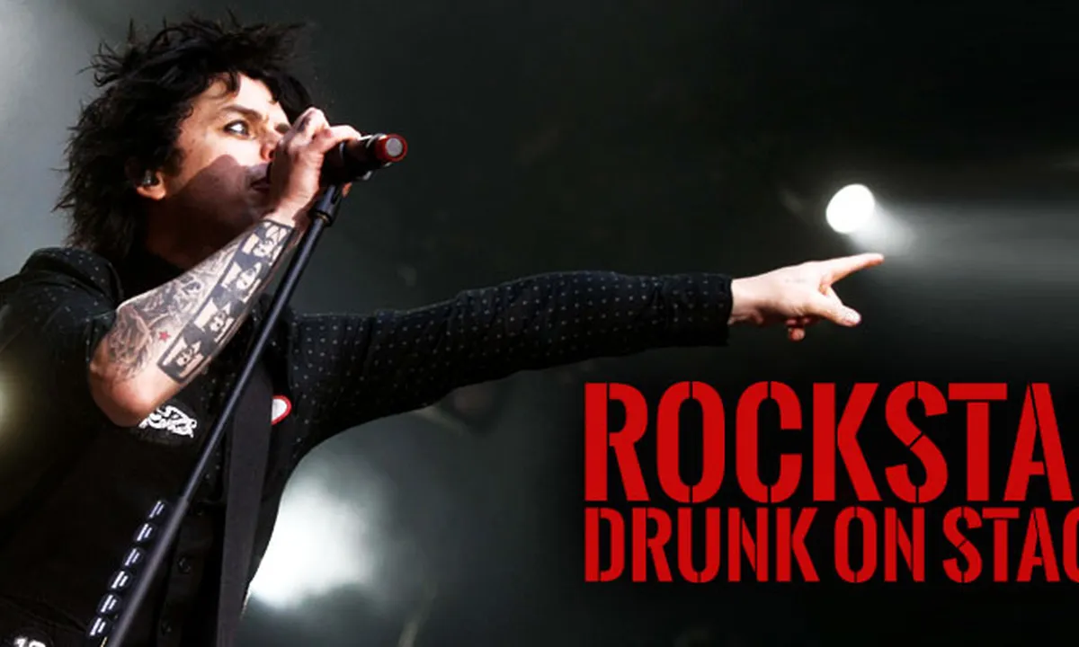 5 Video Rockstar Mabuk Berat di Atas Panggung