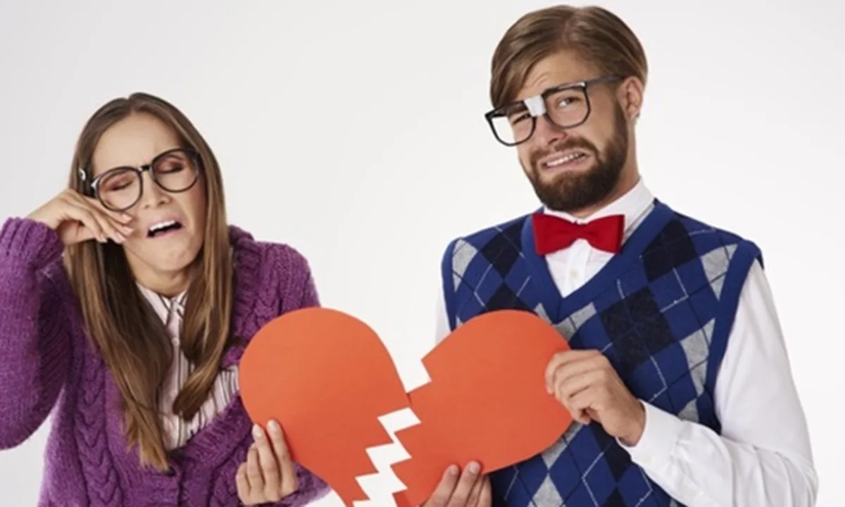 51 Kata-Kata Putus Cinta Tapi Masih Sayang, Menyentuh Hati - Nyesek Banget