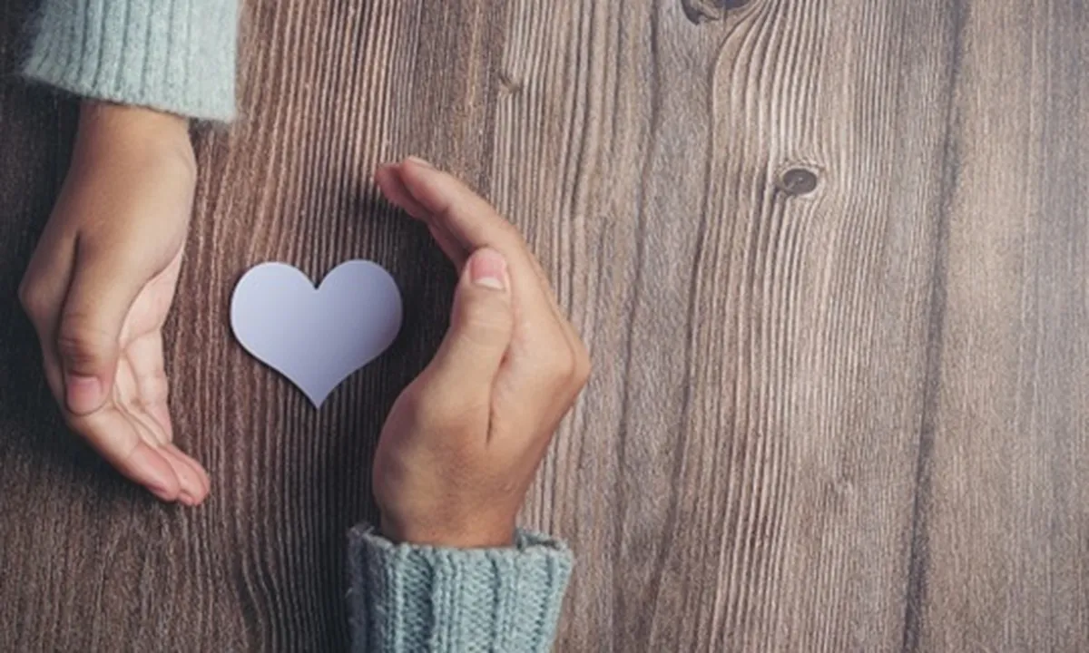 56 Pantun Lucu Cinta Romantis, Menghibur dan Bikin Doi Baper