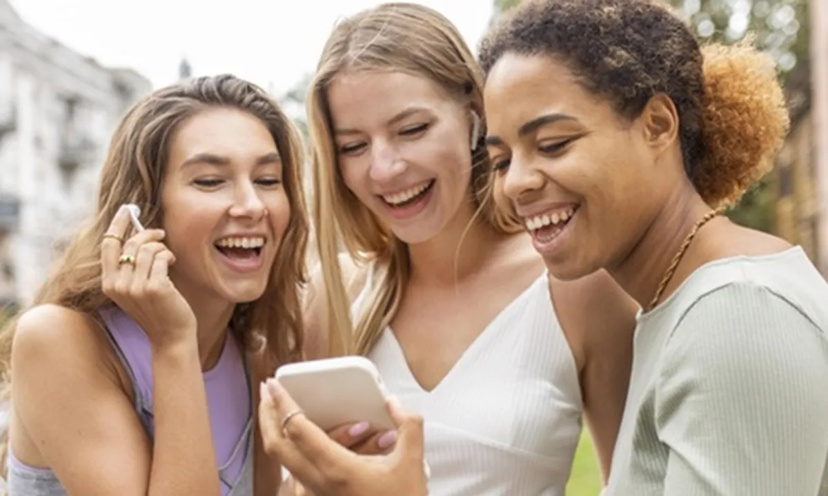 58 Status Gokil Buat Media Sosial, Lucu Abis dan Bikin Ngakak Terpingkal