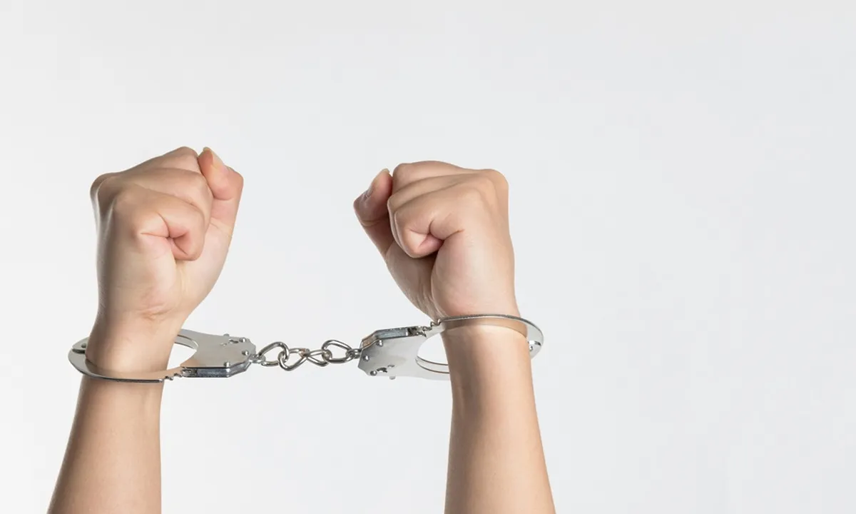 6 Arti Mimpi Ditangkap Polisi Menurut Primbon Jawa, Bisa Jadi Peringatan Rahasia Bocor