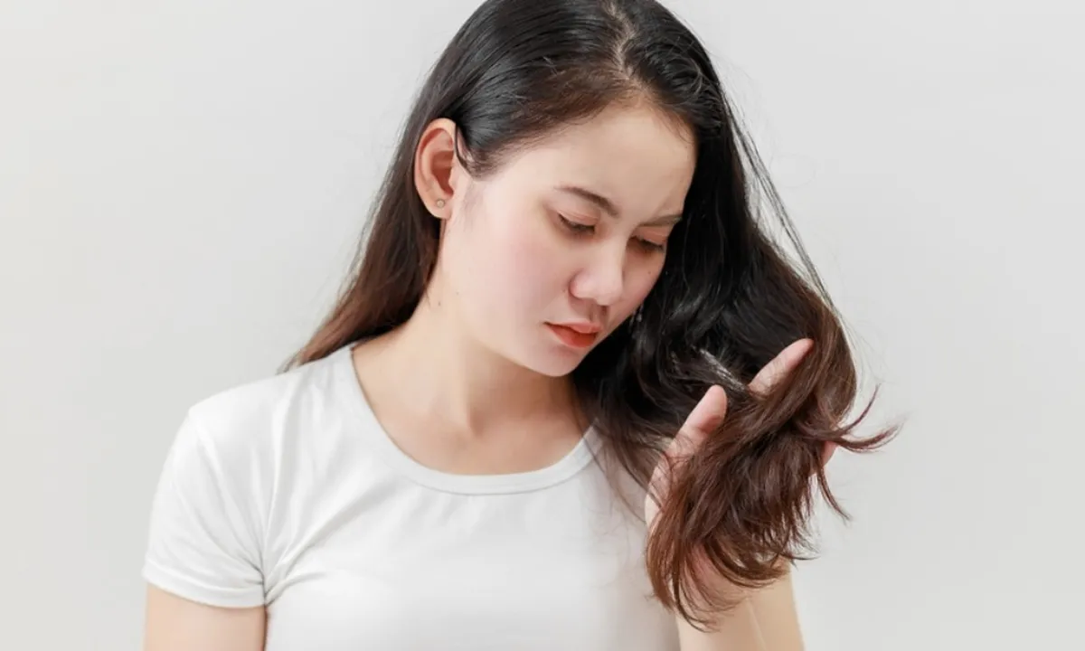 6 Cara Agar Rambut Tidak Kering Sebagai Akibat Tanda Penuaan Rambut