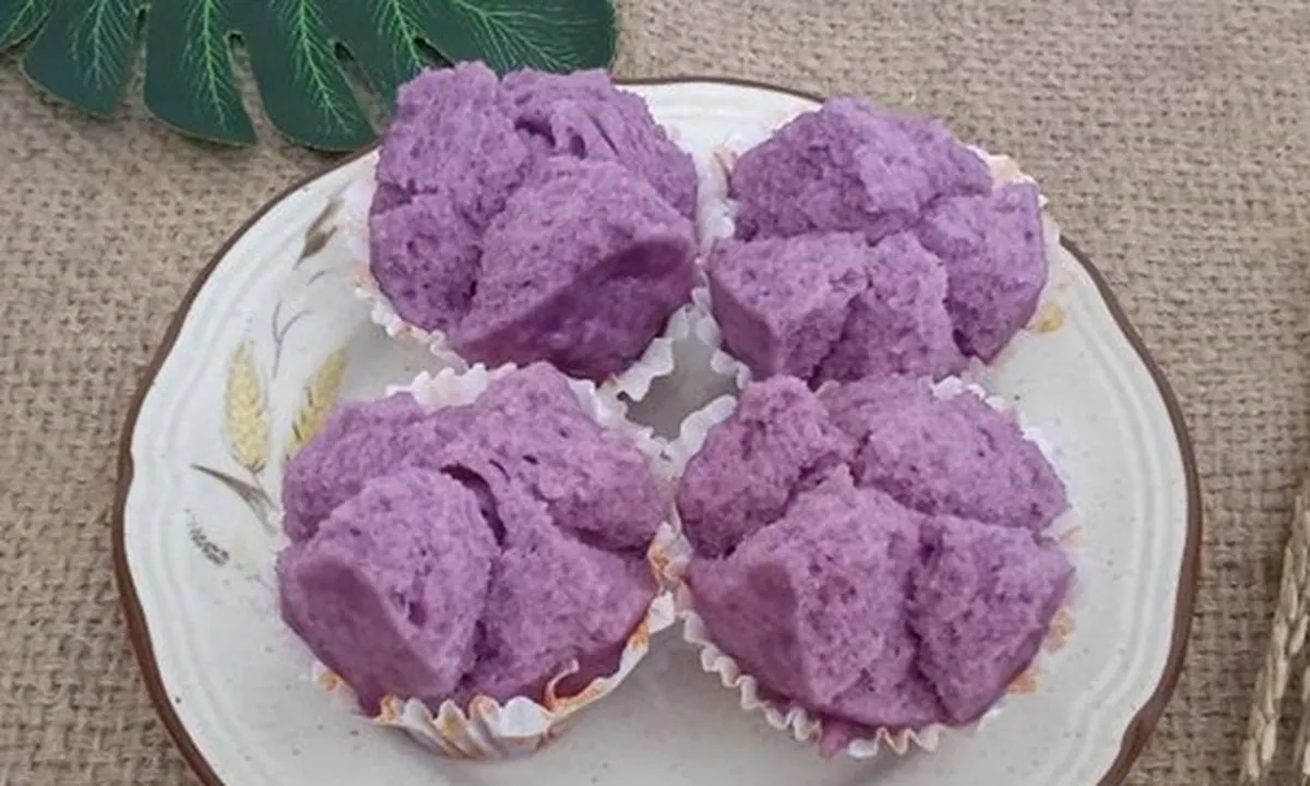 6 Cara Membuat Bolu Kukus Enak, Lembut dan Merekah Sempurna