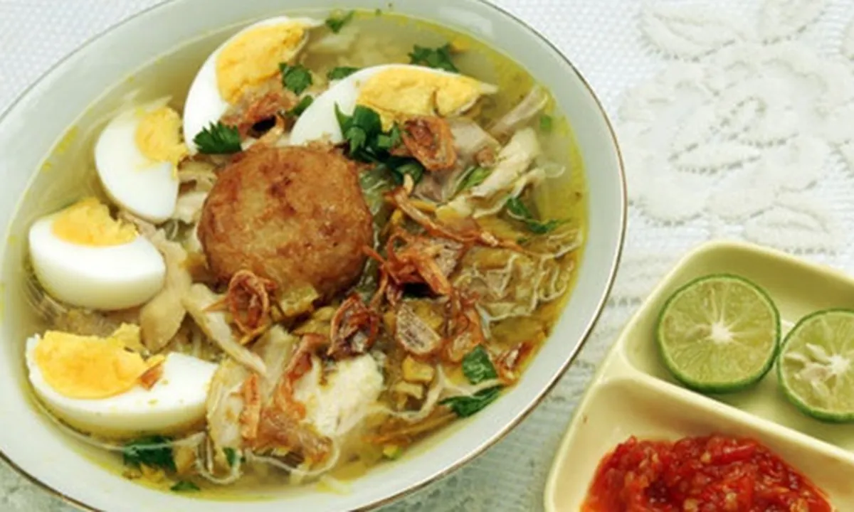 6 Cara Membuat Soto Ayam Kuah Bening dan Santan Enak - Sederhana