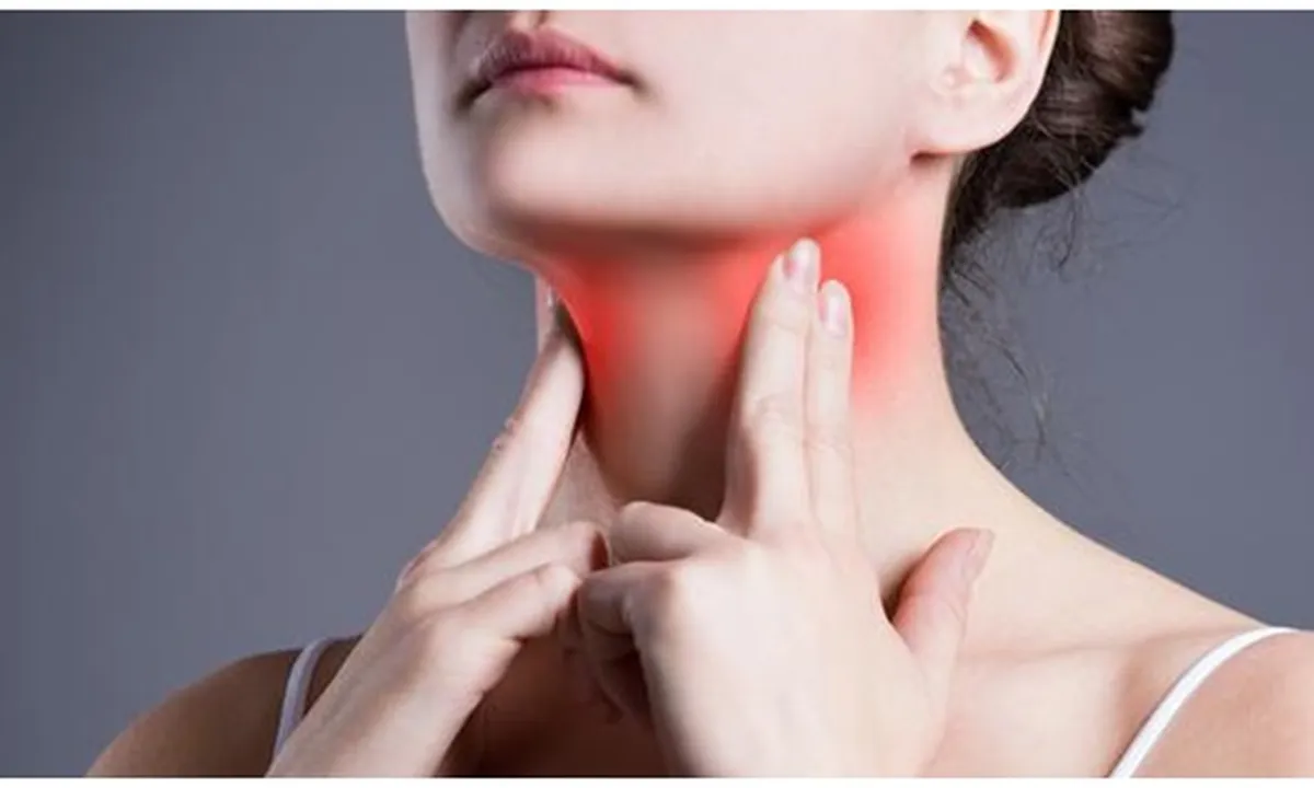 6 Cara Mengatasi Radang Tenggorokan, Tanpa Obat!