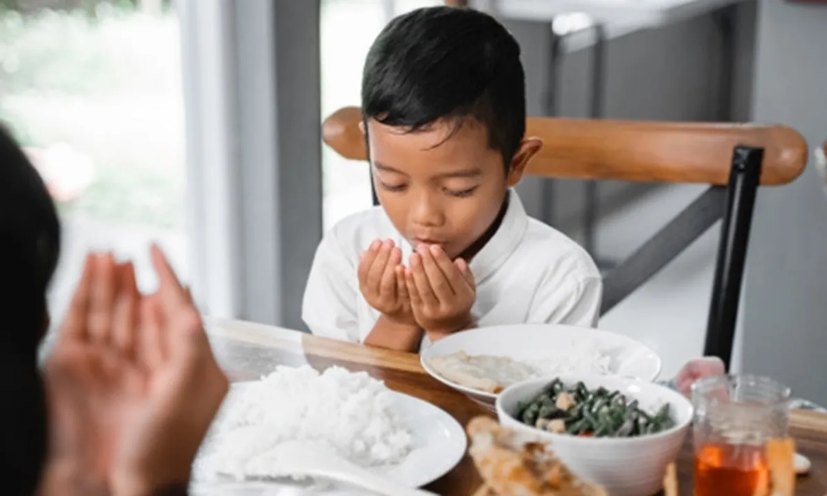 6 Tips Menjaga Anak Tetap Sehat di Akhir Puasa Ramadan