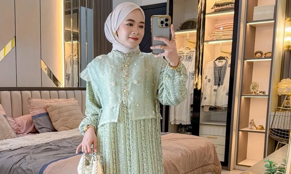 6 Inspirasi Gamis Lebaran Mewah yang Bikin Penampilanmu Makin Berkelas