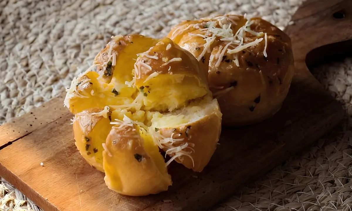 6 Resep Korean Garlic Bread yang Bisa Dibuat Sendiri di Rumah