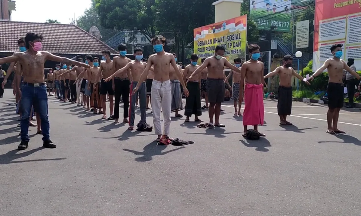 62 Pemuda Dijemur dan Dirapid Tes Usai Terjaring Razia Balapan Liar Subuh