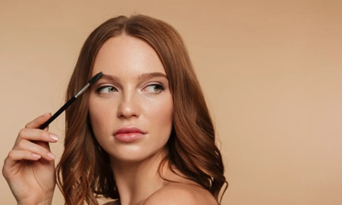 7 Cara Membuat Alis Bagi Pemula Agar Tampak Natural, Mudah dan Rapi