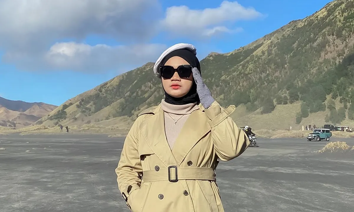 7 Inspirasi OOTD Bromo Hijab dengan Berbagai Look, Hangat dan Stylish