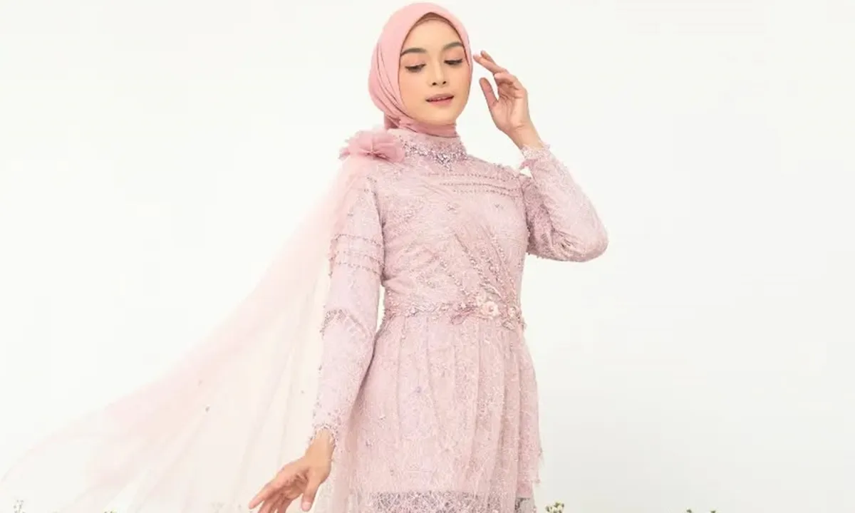 7 Inspirasi OOTD Model Kebaya Modern Simple Hijab, Tampil Elegan di Hari Spesial