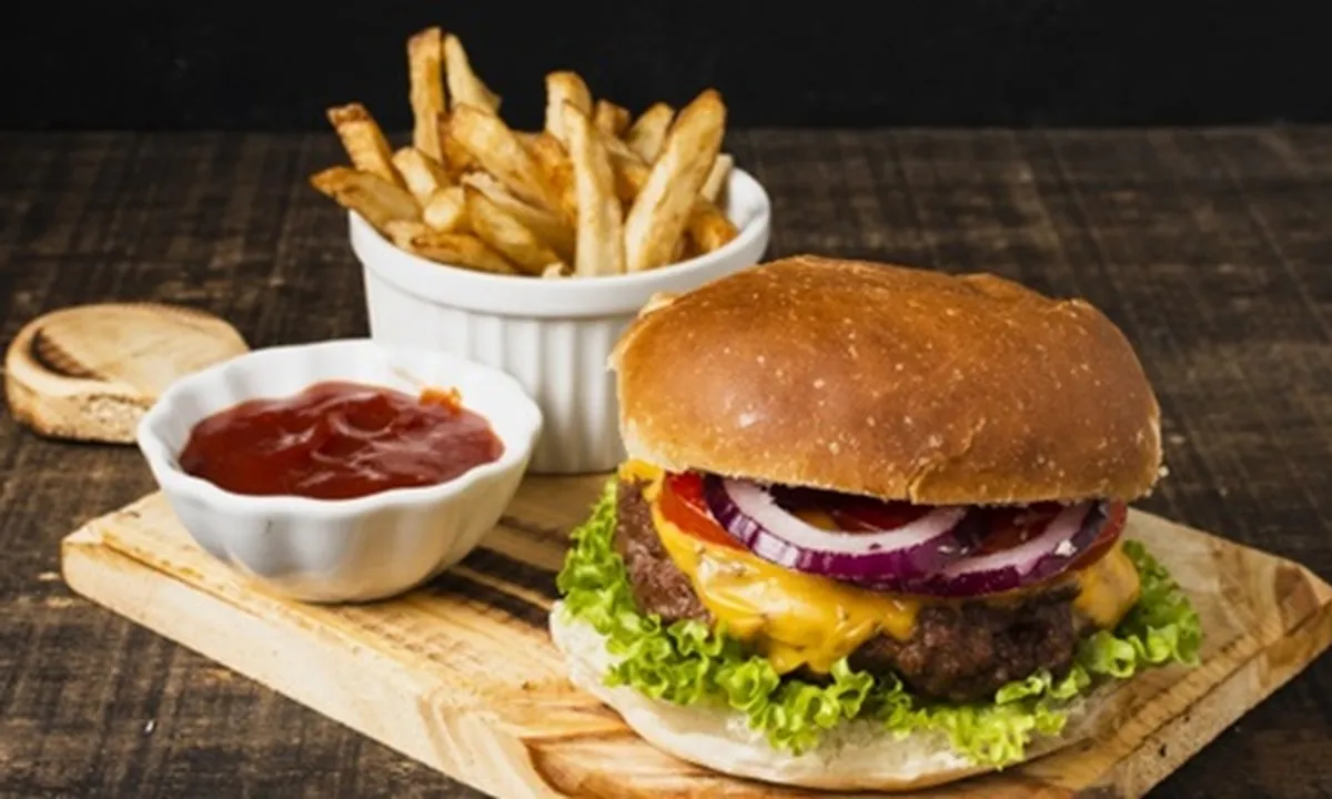 7 Risiko Kesehatan Akibat Sering Makan Junk Food
