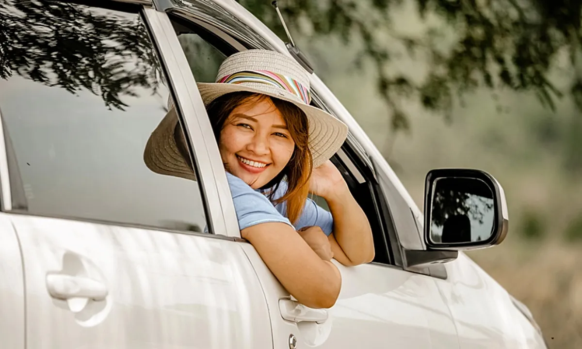 7 Tips Menghemat Bensin Mobil Saat Berkendara Jarak Jauh, Auto Irit!