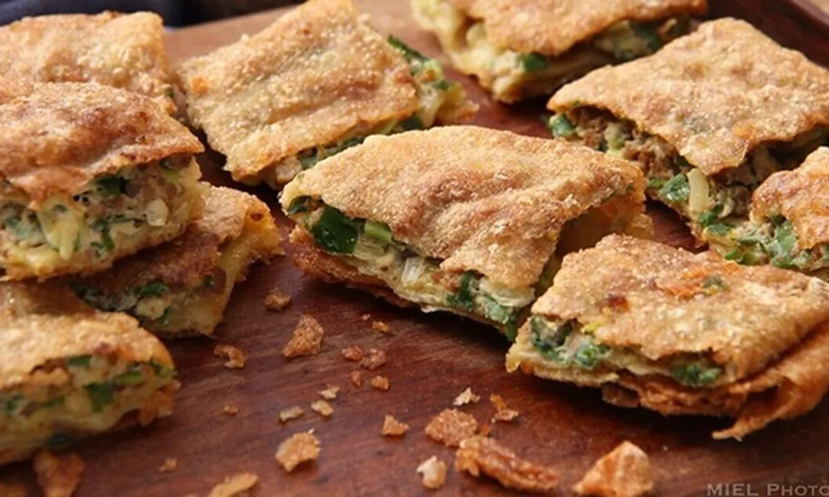 8 Cara Membuat Martabak Telur Praktis, Enak dan Renyah