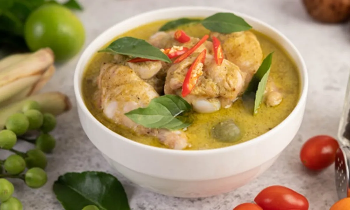 8 Cara Membuat Opor Ayam, Mudah dan Enak Disantap Kapanpun