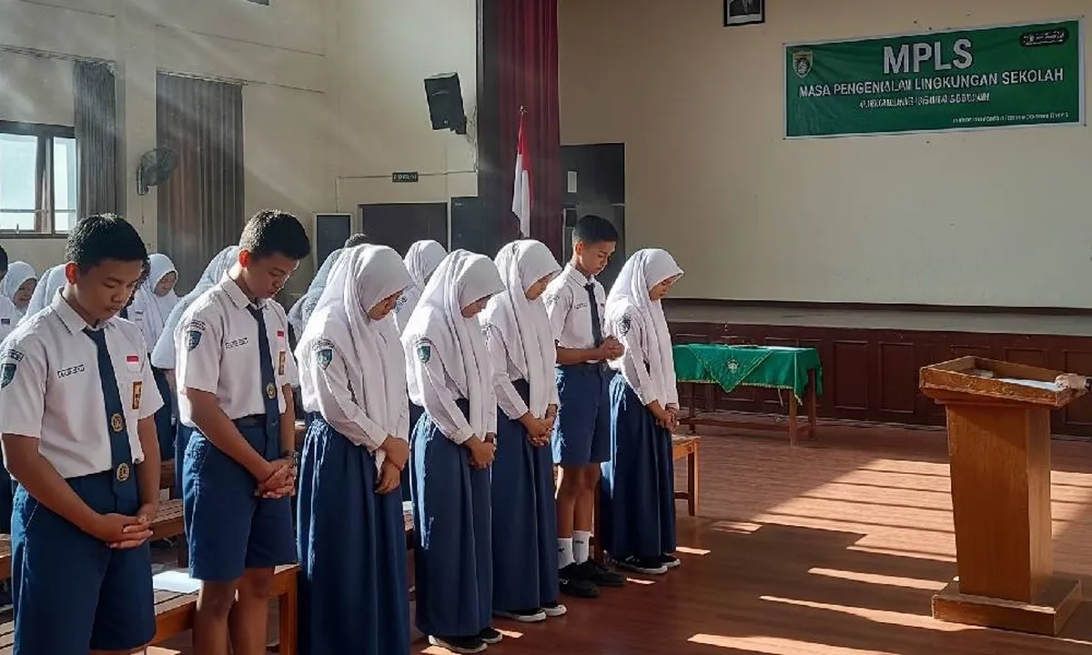 8 Doa Pembukaan MPLS untuk Sekolah Islam dan Kristen
