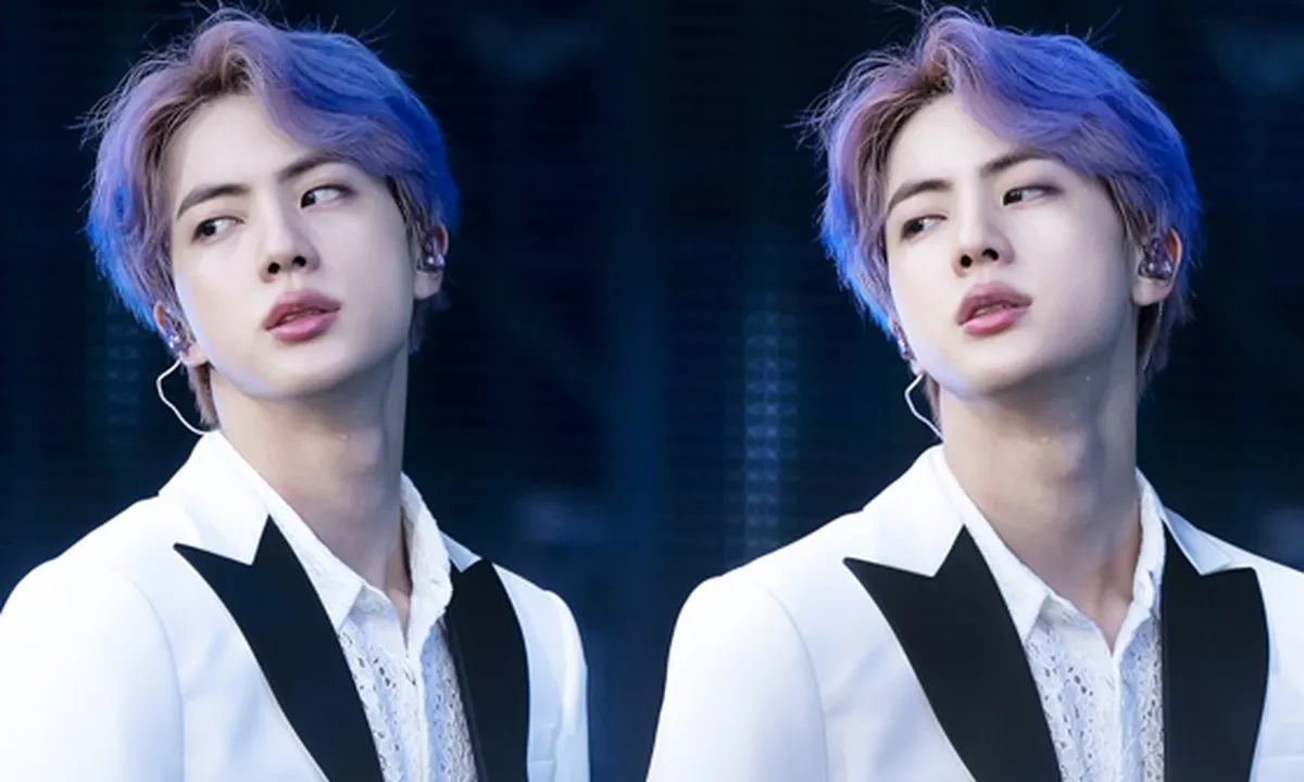8 Foto Ini Bukti Visual Jin BTS Layak Dapat Julukan 'Worldwide Handsome'